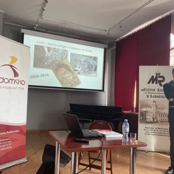 [WIDEO] Poszukiwania szczątków kapitana Stanisława Sojczyńskiego-Warszyca. Wykład dr Krzysztofa Latochy w Muzeum Regionalnym w Radomsku