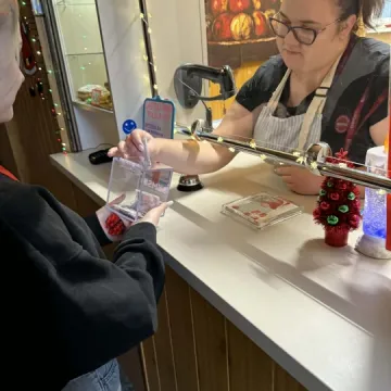 „Komórkomania” w ZSDiOŚ. Uczniowie i nauczyciele wsparli DKMS