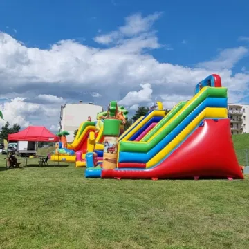 Słodka zabawa z miodem w Gomunicach