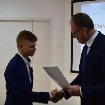 Najzdolniejsi uczniowie otrzymali stypendia prezydenta