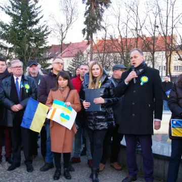 Radomsko: Wiec solidarności z Ukrainą