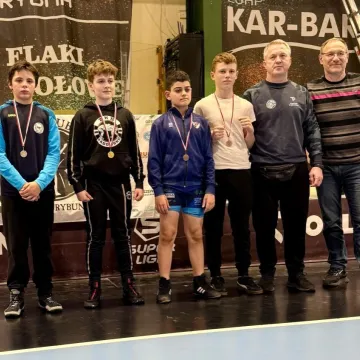 Dwa srebra i dwa brązy dla UKS Zapaśnik Radomsko w Piotrkowie Trybunalskim