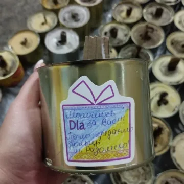 W Radomsku dalej tworzą się świece okopowe dla Ukrainy