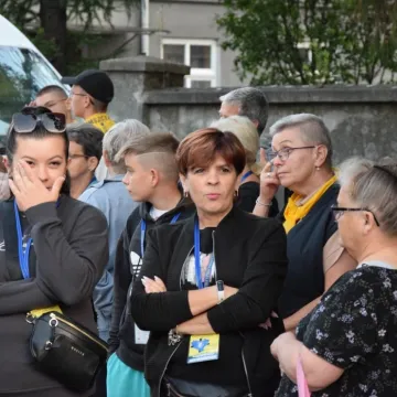 Podróż wiary. Pielgrzymi z Radomska w drodze na Jasną Górę