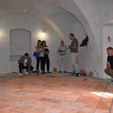 Lamus w Gorzędowie odzyskuje blask