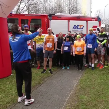 Bieg po schodach radomszczańskiego wieżowca. Wszystko dla WOŚP