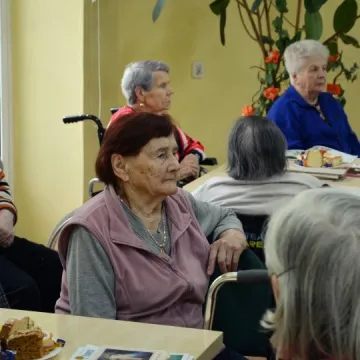 Chór UTW SAN wystąpił dla podopiecznych DPS w Radomsku