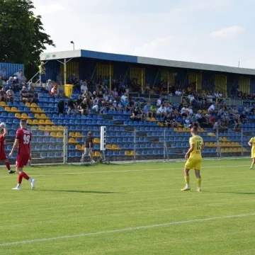 RKS Radomsko remisuje w końcówce meczu z Ceramiką  Opoczno