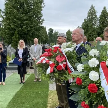 Ekshumowany Jan Kowalski spoczął na Cmentarzu Starym w Radomsku