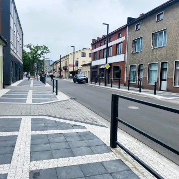 Michał Spólnicki: usuńcie z chodników te słupki. Władze miasta wyjaśniają