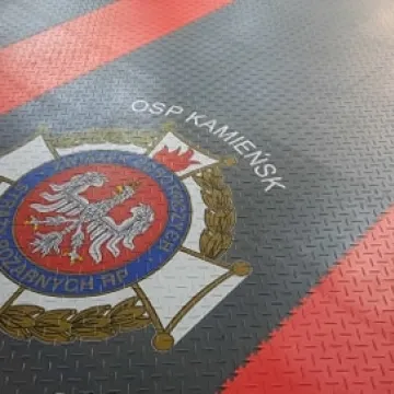 Nowy wóz strażacki w garażu druhów OSP Kamieńsk