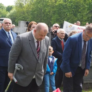 W Bąkowej Górze upamiętniono 77. rocznicę mordu żołnierzy KWP
