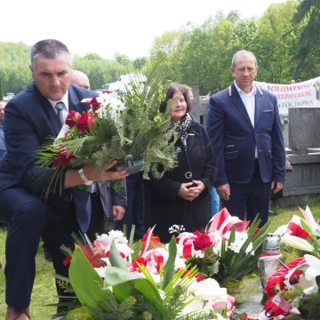 W Bąkowej Górze upamiętniono 77. rocznicę mordu żołnierzy KWP