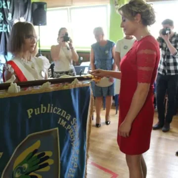 PSP 8 w Radomsku nadano imię „Przyjaciół Dzieci”. Uroczystości 50-lecia