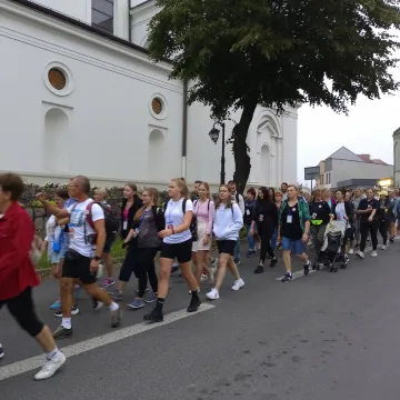 Pielgrzymi z Radomska wyruszyli na Jasną Górę