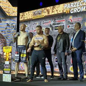 Ceremonia ważenia zawodników przed Tymex Boxing Night 22 w Radomsku