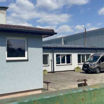 [WIDEO] Drugi etap modernizacji szkoły w Gomunicach idzie pełną parą