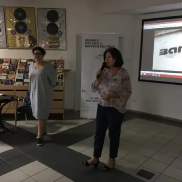 O street arcie w bibliotece