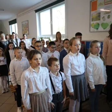 Pierwszoklasiści z PSP 10 w Radomsku złożyli ślubowanie