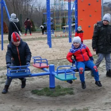 Smaki Kowalowca z rocznicą otwarcia placu zabaw