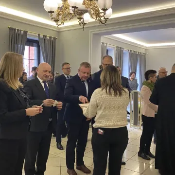 W Radomsku znów zasiedli do wspólnej Wigilii. 150 osób przy jednym stole