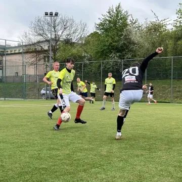 Żuczek Dobromierz pierwszym liderem „Szóstek” w Radomsku