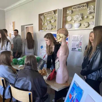 Dzień Owarty w II LO w Radomsku. Ósmoklasiści poznali szkołę od środka