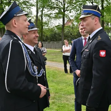 Nowy wóz i odznaczenia. Jubileusz OSP Dmenin