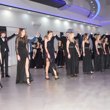 Szampańska zabawa studniówkowa ZSE w Radomsku