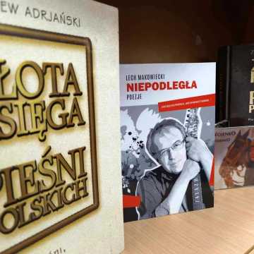 Wystawa „Listopadowe dni - 1918”  dostępna w Miejskiej Bibliotece Publicznej w Radomsku