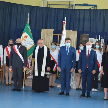 Szkoła w Szczepocicach ma już swojego patrona