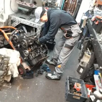 Uczniowie Mechanika na praktykach w Bristolu