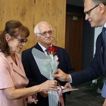 Medale prezydenta RP dla ośmiu par z Radomska