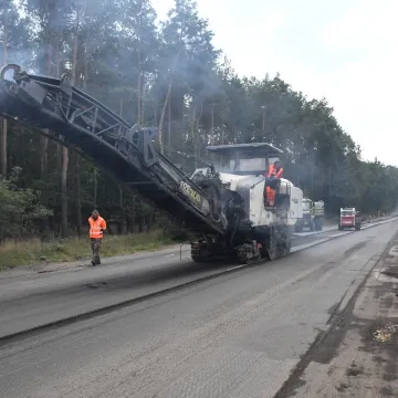 Piotrków Tryb.: frezarki na ul. Rakowskiej. Są duże utrudnienia