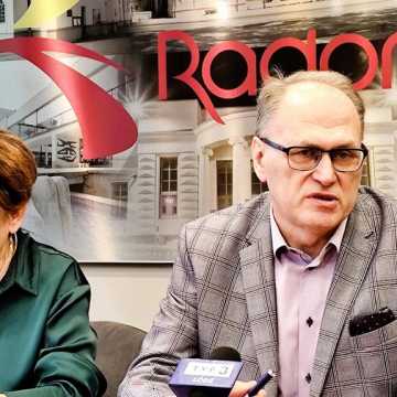 [WIDEO] Dodatkowe pieniądze do systemu, podwyżki opłat za śmieci, paraliż gospodarki odpadami? A może zaskarżenie działań Rady Miejskiej? Albo prokurator?