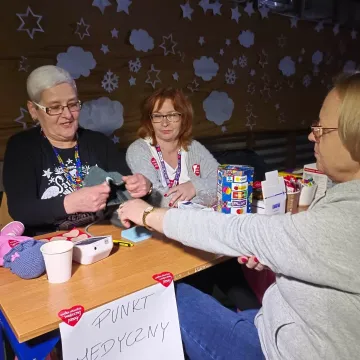 WOŚP 2023: W Gomunicach kwestuje m.in. wąż oraz legwan Stefan