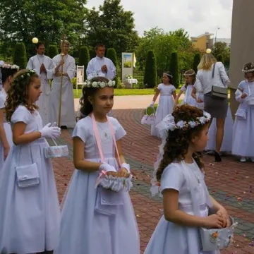 Boże Ciało w Radomsku. Z powodu epidemii procesje wokół kościołów