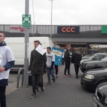 Happening antysmogowy uczniów ZSP1 w Radomsku