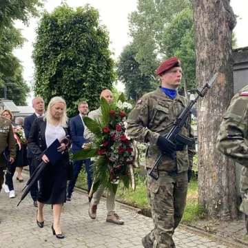 Ekshumowany Jan Kowalski spoczął na Cmentarzu Starym w Radomsku