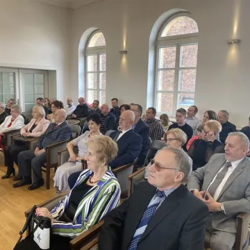 Razem przez pół wieku. Medale trafiły do dziesięciu par