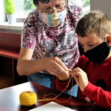 Warsztaty z rękodzieła ludowego w muzeum w Radomsku