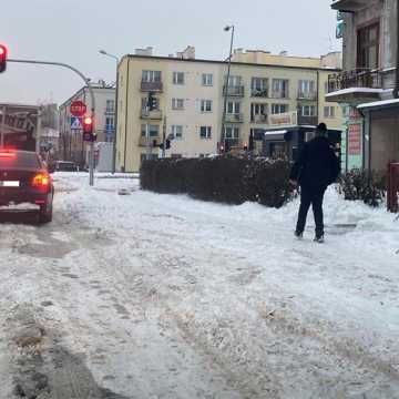 Koszmar, dramat, porażka – radomszczanie komentują „zimowy” stan dróg w mieście