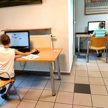 Dzieci uczą się programowania Scratch