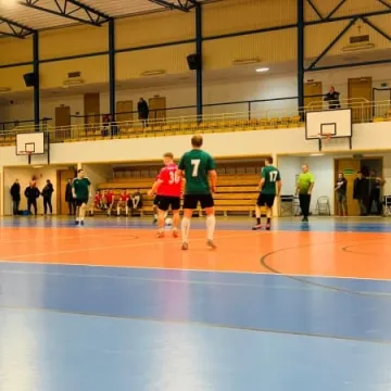 OSTR Bugaj na czele halówki