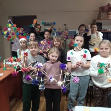 Pisanki i pająki ludowe ożywiły tradycję w Gidlach