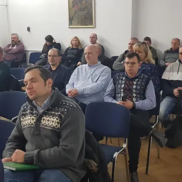 W Radomsku debatowano nad przyszłością starego basenu