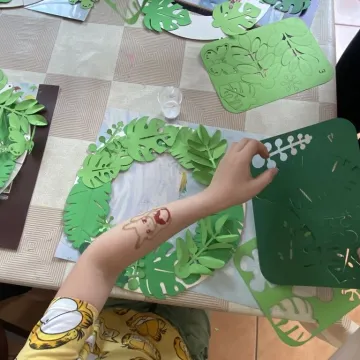 Emocje i wiosna na warsztatach kartonowych w Muzeum Regionalnym w Radomsku