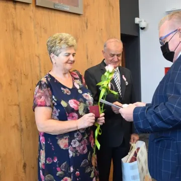 „Złoci” małżonkowie odznaczeni medalami