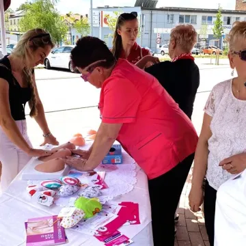 „Dziś badamy nie tylko mamy” – akcja klubu „Amazonek” w Radomsku