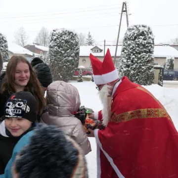 Święty Mikołaj odwiedził Strzałków
